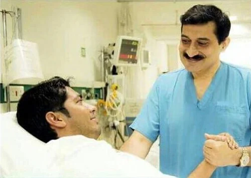 Dr. Vikas Mehra with Patient
